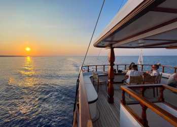 Wycieczka fakultatywna, Wycieczka Rejs na zachód słońca w Larnaka